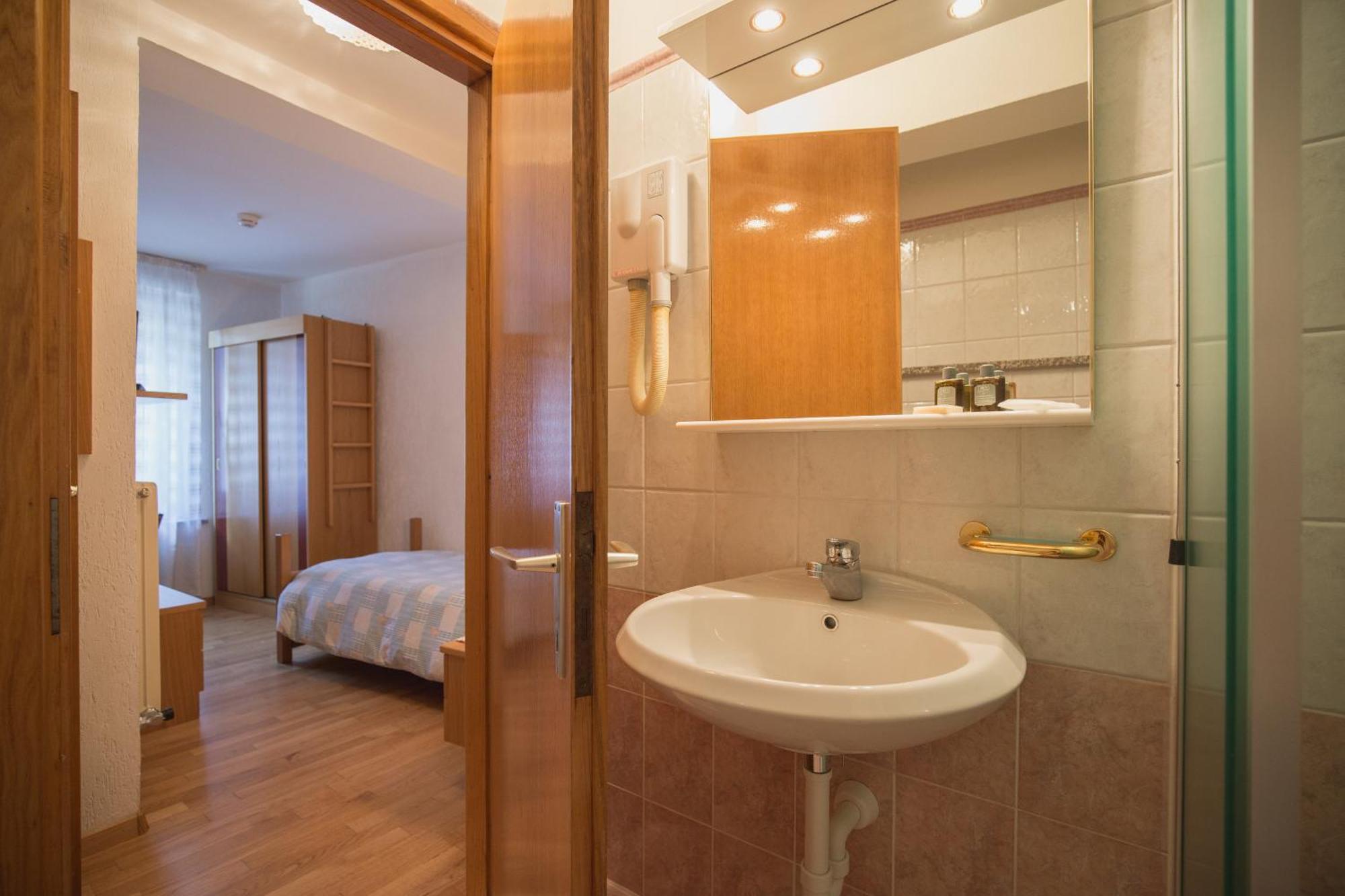 Hotel Centrale Peio Habitación foto